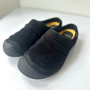 Keen Howser Black Felt Slip-on Slippers Indoor/Outdoor Rubber Sole 7.5 shoes